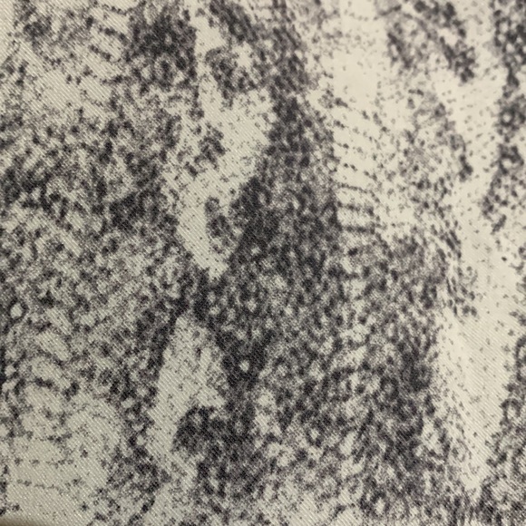 89th &  Madison Jeggings Stretch Pants Size L Animal Print White Gray - Picture 15 of 16